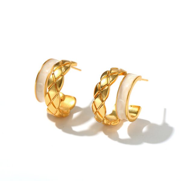 Double-layered Curved Diamond Pattern Earrings