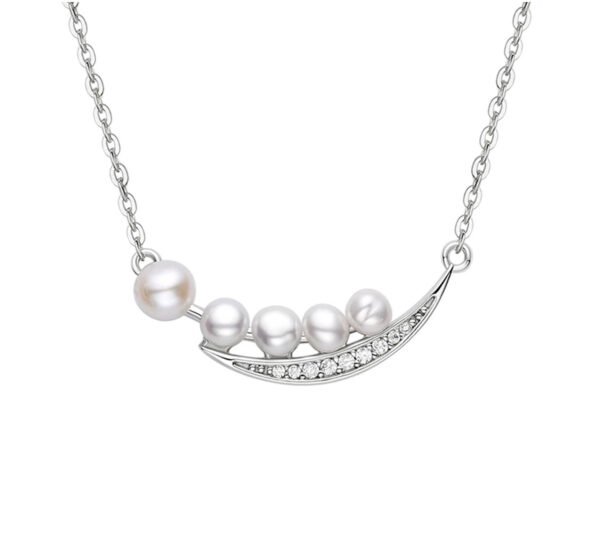 Pea-shaped pearl and diamond necklace