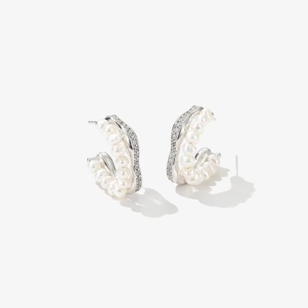 Irregular geometric shimmering pearl earrings