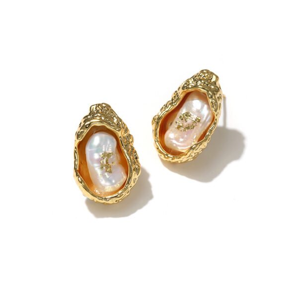 Luxury court-style pearl earrings